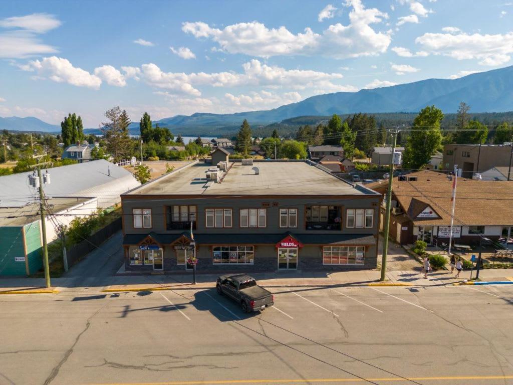 The Grizzly House I Sleep 7 I Patio & Bbq I 55 Tv Daire Invermere Dış mekan fotoğraf