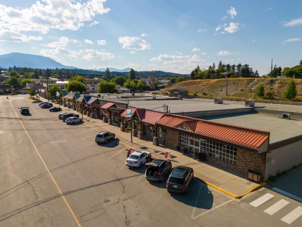 The Grizzly House I Sleep 7 I Patio & Bbq I 55 Tv Daire Invermere Dış mekan fotoğraf