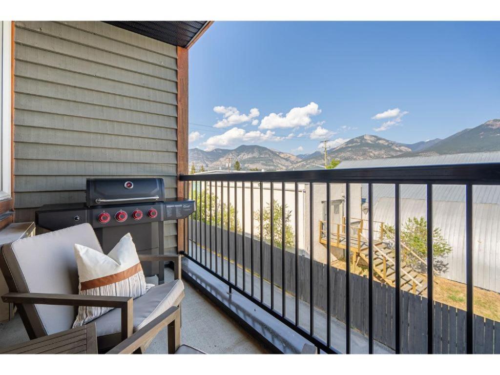 The Grizzly House I Sleep 7 I Patio & Bbq I 55 Tv Daire Invermere Dış mekan fotoğraf