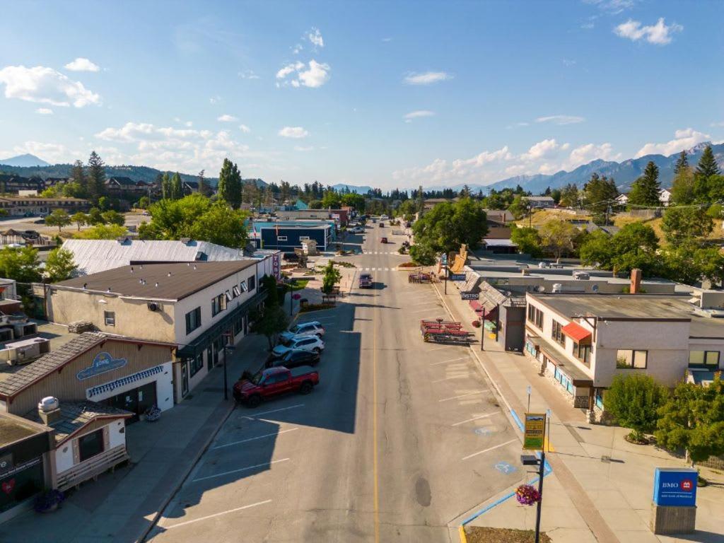 The Grizzly House I Sleep 7 I Patio & Bbq I 55 Tv Daire Invermere Dış mekan fotoğraf